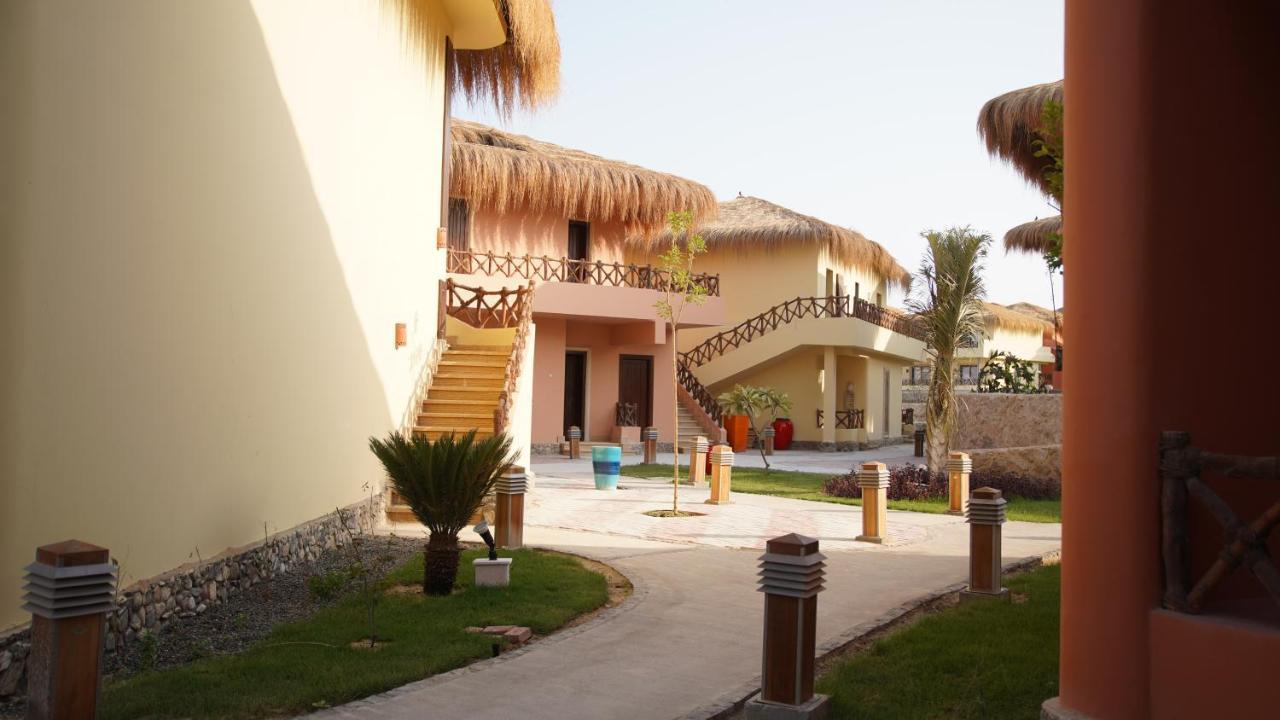 Amarina Jannah Resort & Aqua Park Coraya Bay Exterior photo